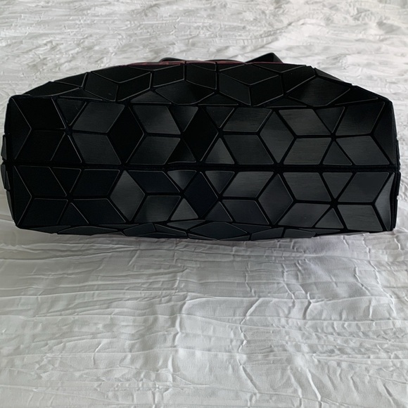 PATRIZIA LUCA Tote Bag Two-Tone Cheetah Red Matte Black Slanted Square Geometric - Picture 5 of 16